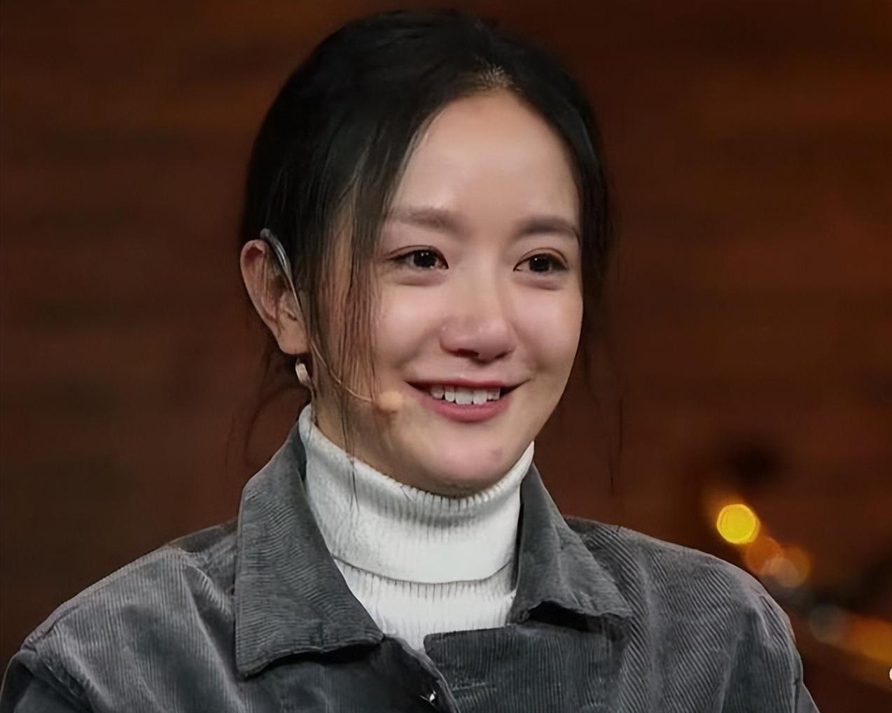 李倩:从丫鬟到演员 李倩,一个典型的湘族姑娘,因其野蛮性的成长被誉为