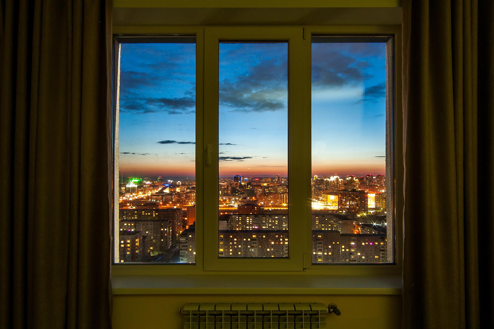 卧室门带亮窗:考虑这些问题 卧室门上的亮窗设计,虽然增加了光线和