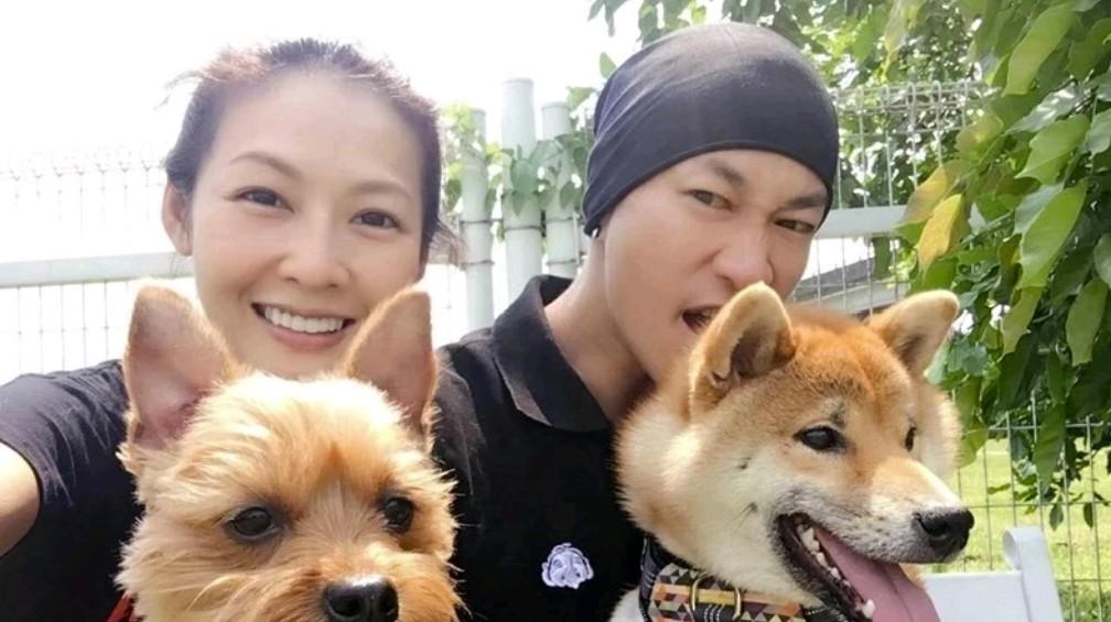 何润东与"柜台小姐"林姵希:爱情与牺牲的16年 何润东,这位在娱乐圈里