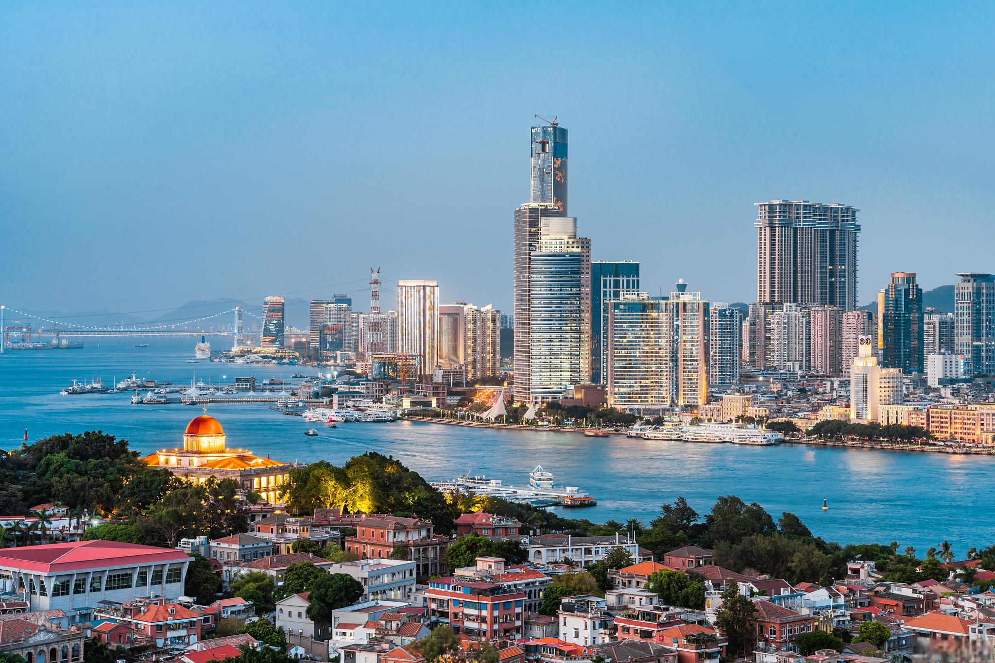轻松愉快的假期 厦门是一个美丽的海滨城市,自然风光独特,文化底蕴