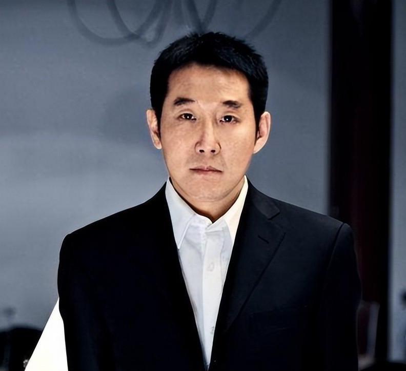 京圈大佬:名门之后与实力派 在娱乐圈的浪潮中,京圈大佬们无疑是一道