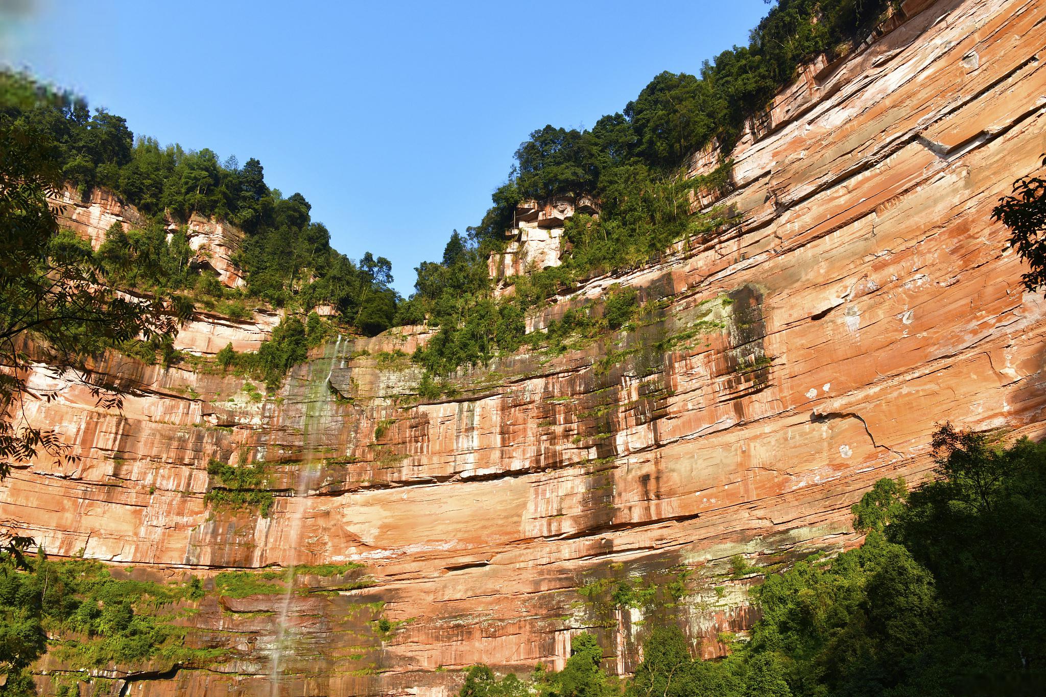 贵州5a级景点:壮丽风光与深厚文化 贵州是一个令人心驰神往的秘境