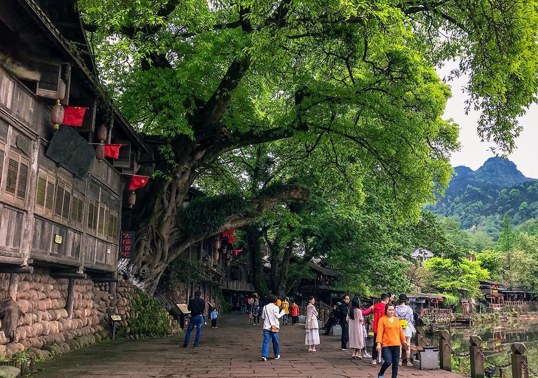 柳江古镇:烟雨江南的诗情画意 四川省眉山市洪雅县的柳江古镇,是一座