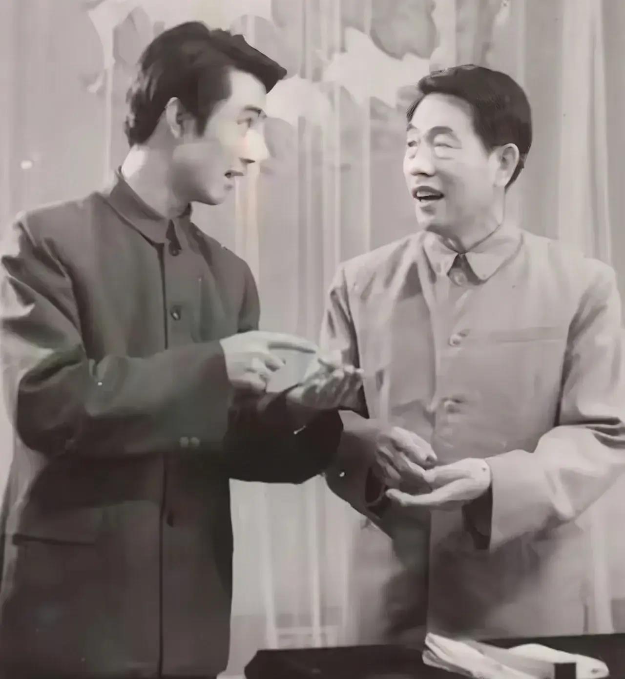 刘俊杰与杨议:相声界的师徒之缘与辈分之谜 在相声界,师承关系向来被