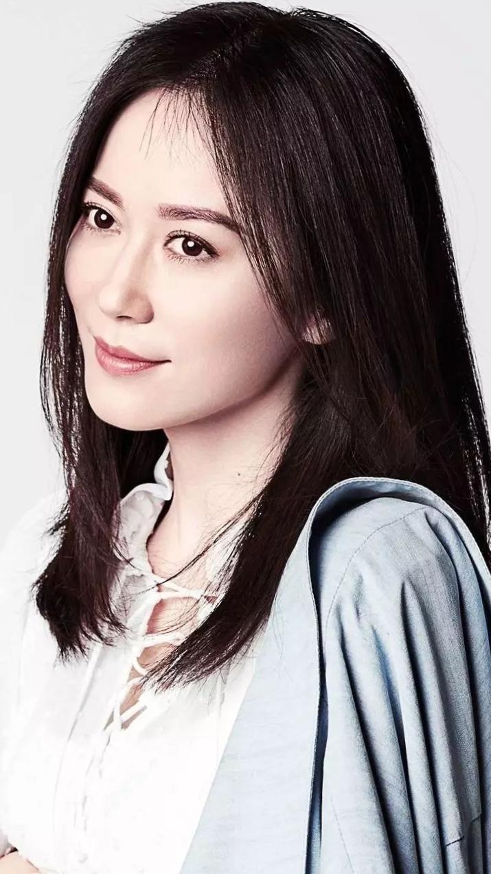 独立智慧成无数人心中的偶像 47岁未婚的俞飞鸿,面对生理需求时展现出