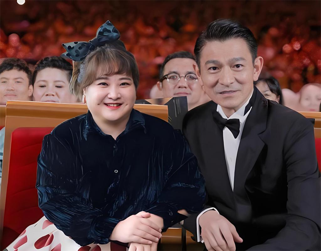 刘德华春节档再次遭遇贾玲 贾玲自导自演的《热辣滚烫》和刘德华主演