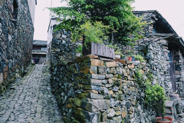 探访宁波宁海县的许家山石头村:历史与自然的和谐 探访宁波宁海县的许