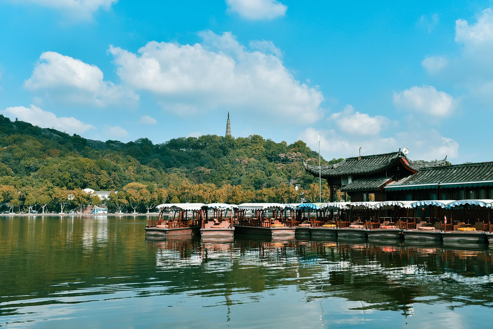 探寻宁波的独特风情 宁波是一座迷人的海滨城市,拥有着壮丽的自然景色