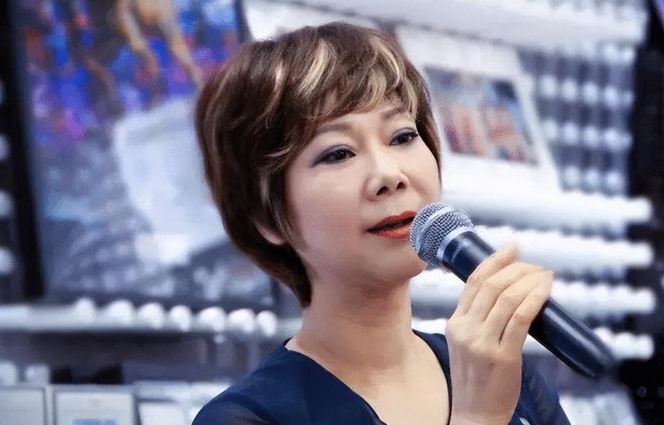 曹燕华:辉煌,叛逆与二度幸福 在中国乒坛的历史长河中,曹燕华是一颗