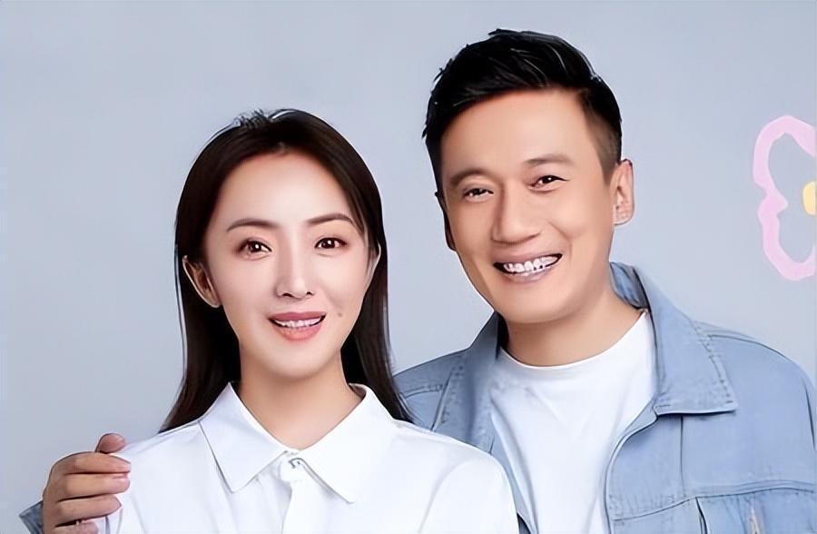 徐洪浩与刘晓洁:低调的浪漫,真爱的坚守 徐洪浩出生在安徽合肥一个