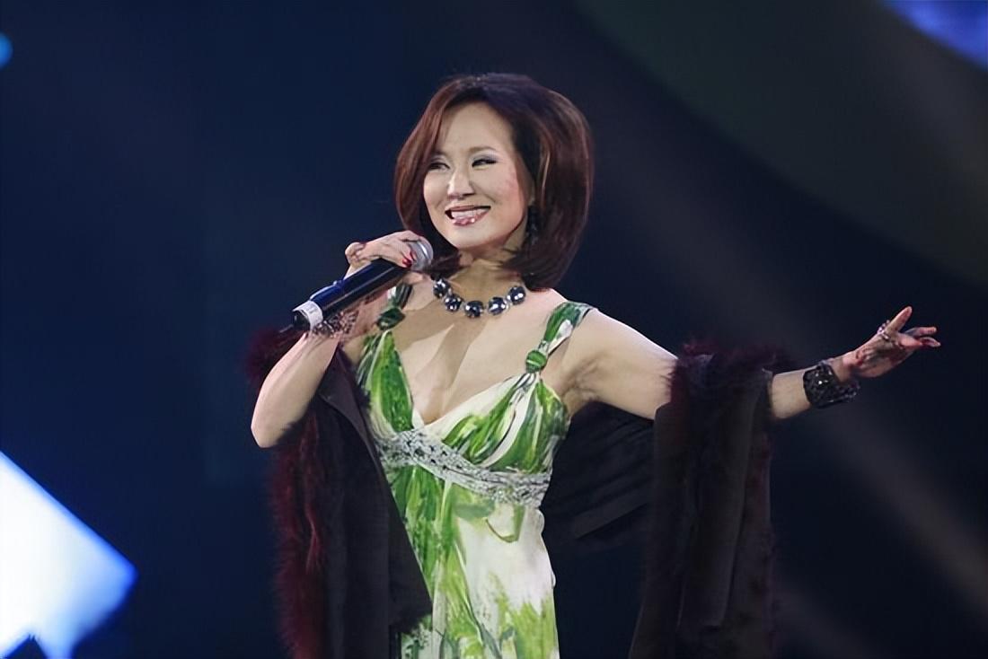 郑绪岚:春晚舞台上的璀璨之星,艺术之路的挑战与重归 1983年春晚上