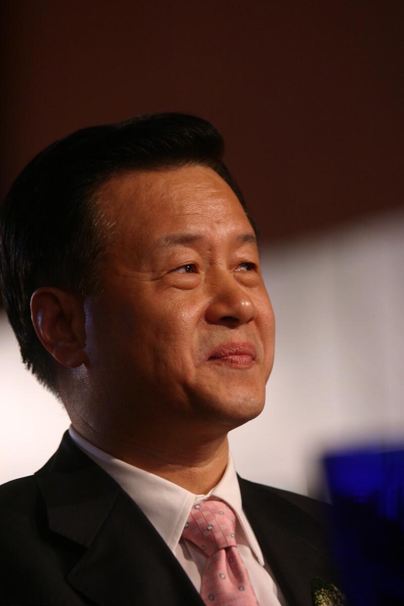 福建穷小子逆袭成千亿富豪:许荣茂,许健康 福建两个穷小子成千亿富豪