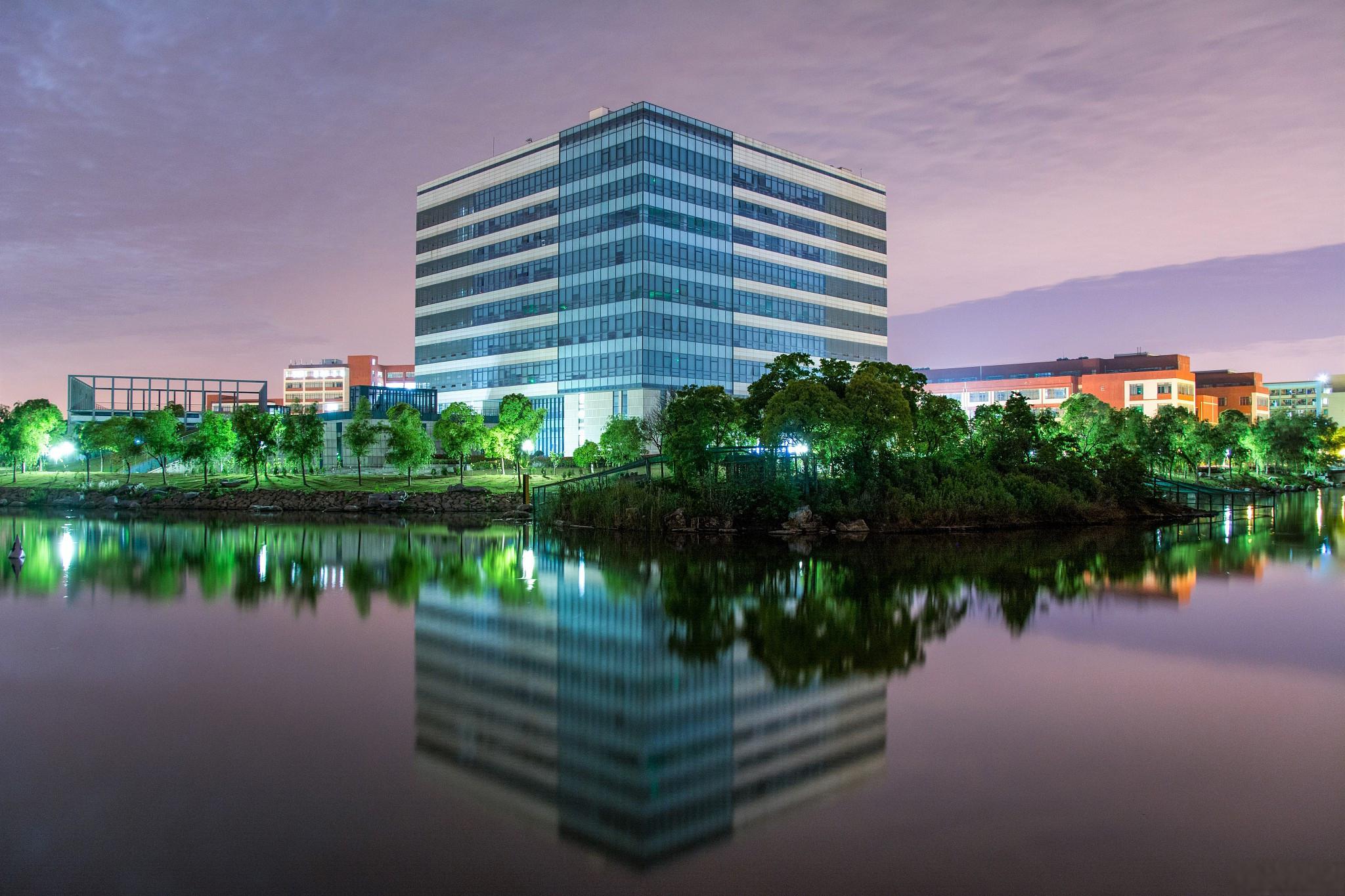 青春的回忆,汕头大学 在广东省汕头市金平区的大学路243号,有一个地方