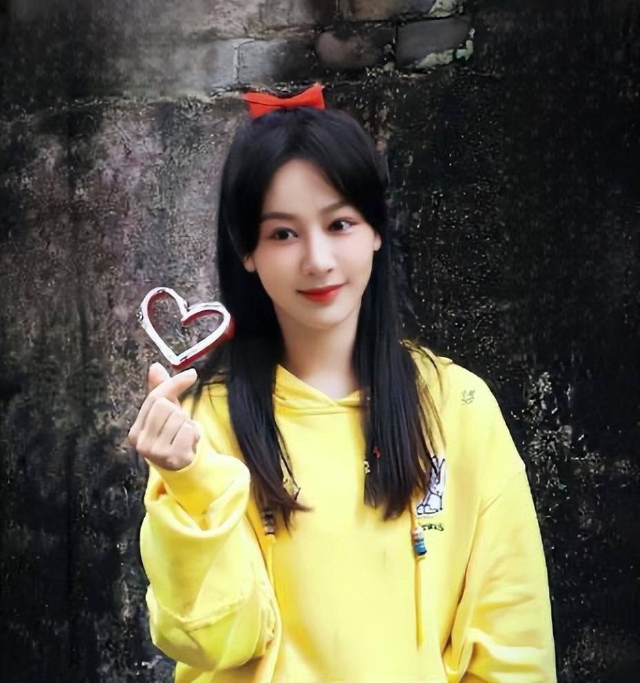 杨紫新剧《要久久爱》演技炸裂,情感演绎深入人心 要久久爱》的开播