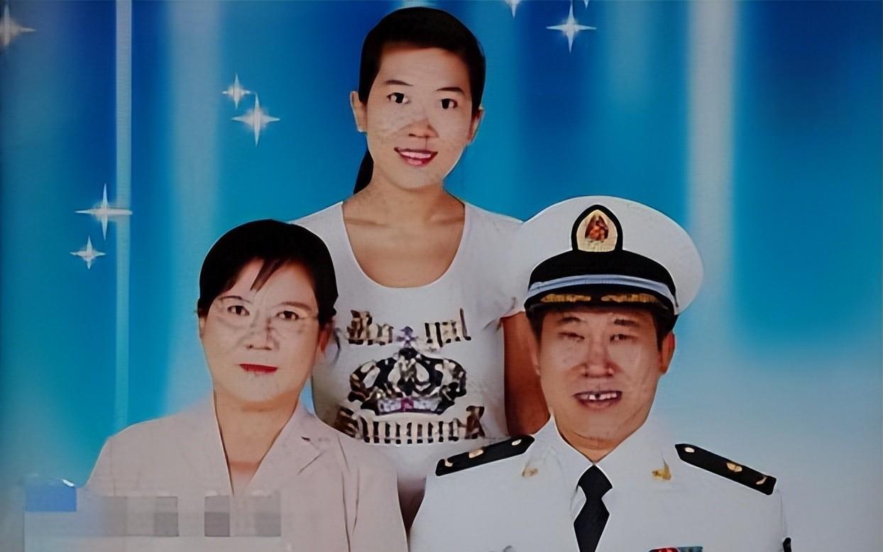 杜旭东:从歪嘴反派到荧幕传奇 杜旭东,这位因意外摔倒而歪嘴的演员