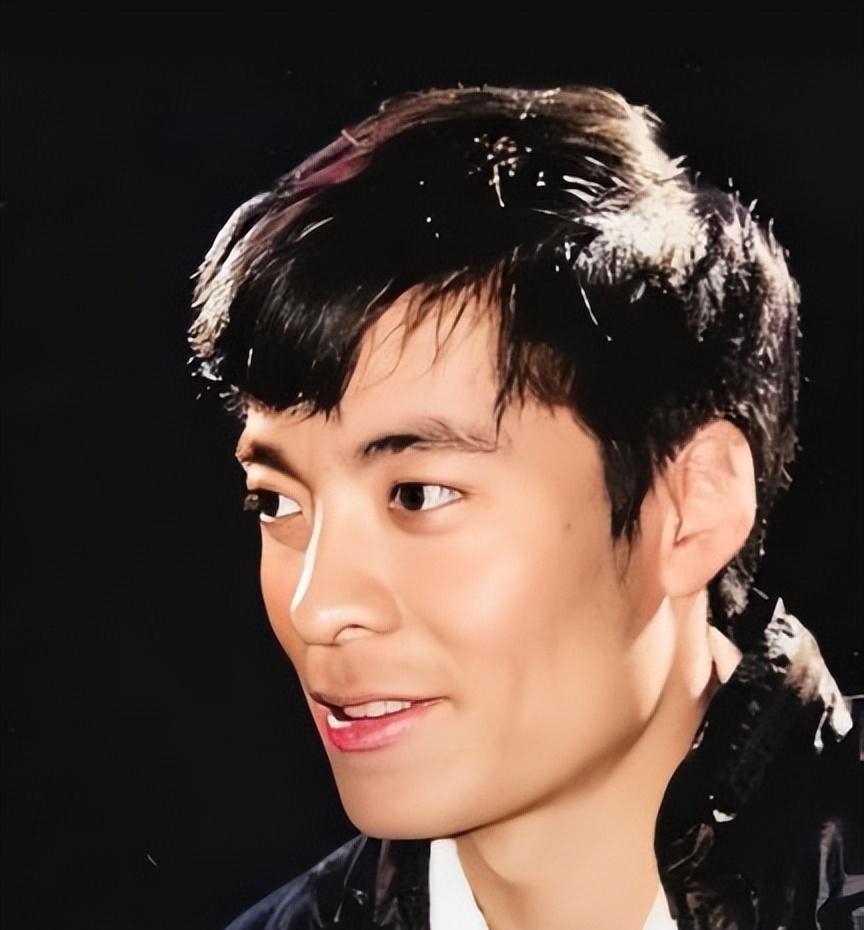 逆境中的勇者,为儿子拼尽全力的演艺传奇 刘威,这位历经坎坷的演员,用