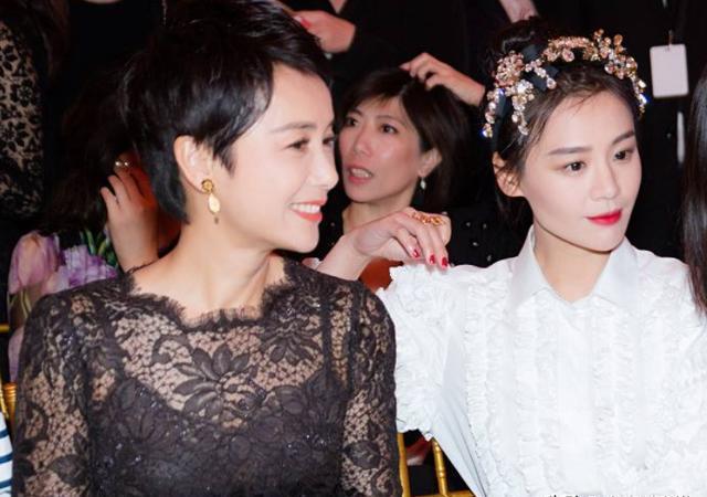 蒋雯丽和外甥女马思纯:金马影后的穿搭秘诀 蒋雯丽的外甥女马思纯成为