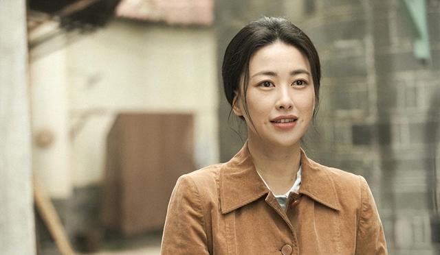 这6位女星五官凑在一起,越看越美,被誉为天生的"人间富贵花",她们的