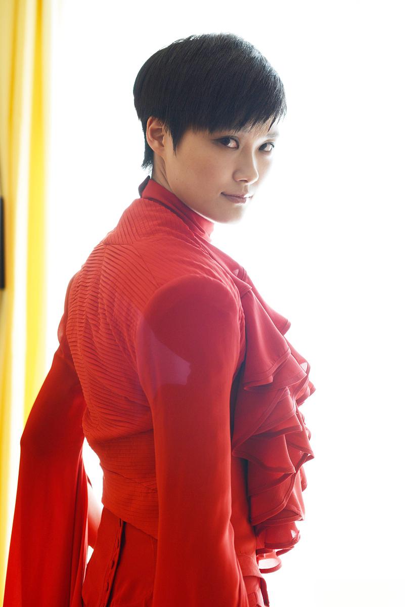 李宇春:内娱代表性人物 李宇春自2005年超级女声夺冠以来,一直在娱乐