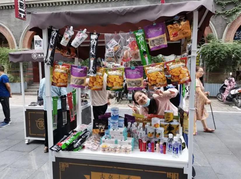 女性摆地摊适合卖什么(女性摆地摊适合卖什么东西)