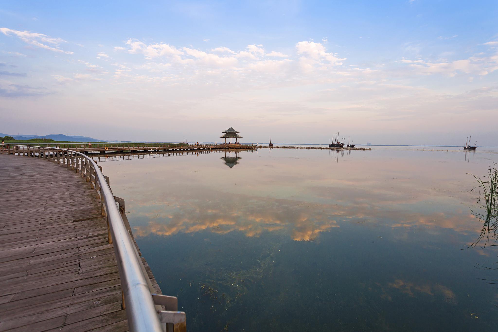 巢湖,这片位于安徽合肥的璀璨明珠,是中国第五大淡水湖,也是安徽省的