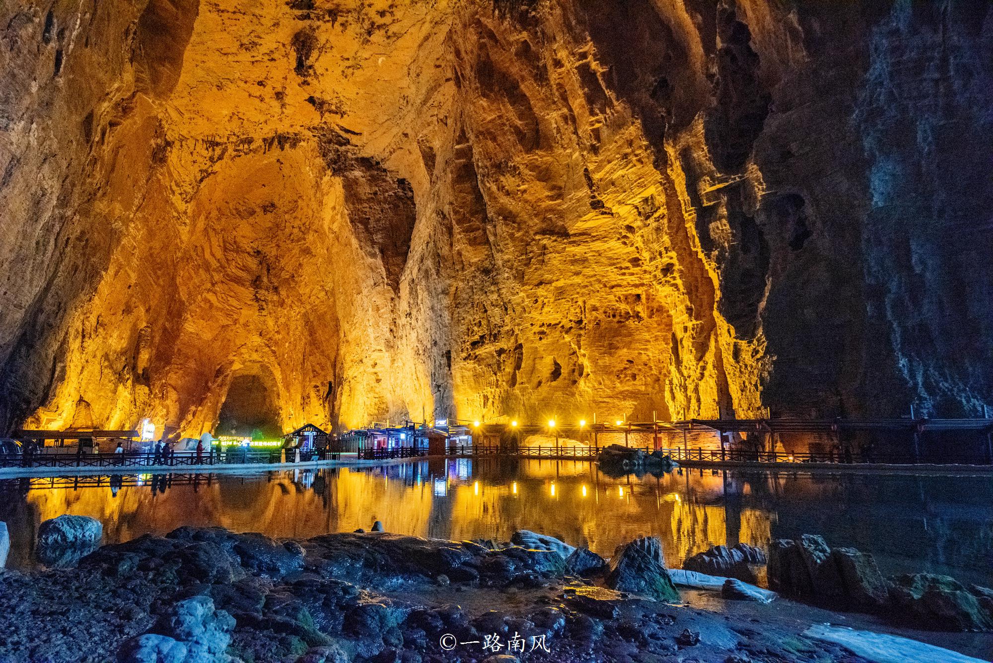 亚洲最大洞穴:腾龙洞 腾龙洞位.@发烧友阿旅的动态