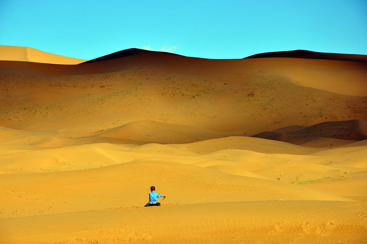 沙漠探险之旅:挑战极限,探寻生命奇迹 穿越大漠,探寻无尽神秘,感受