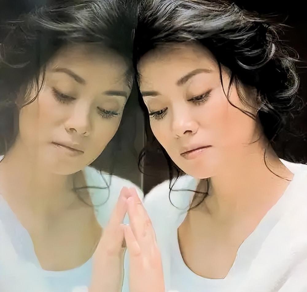 一代歌后金炜玲:从荣耀到落魄,命运的波折与不屈的抗争 金炜玲,这位