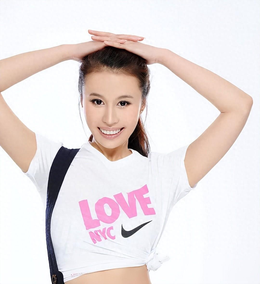 张宁益:二婚幸福美满,再育两女,与郑岩共度美好时光 张宁益,曾是演员