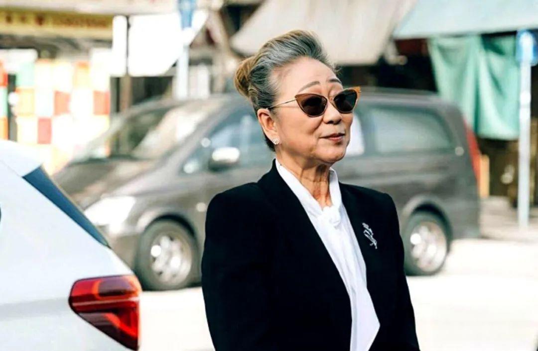 却将刘德华视为亲生儿子的影坛传奇 73岁的梅超风,原名黄文慧,是娱乐