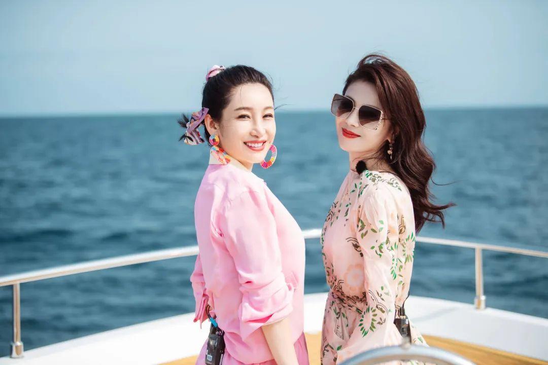 刘涛秦海璐:表面争吵背后互扶的娱乐圈闺蜜情 刘涛和秦海璐是娱乐圈里