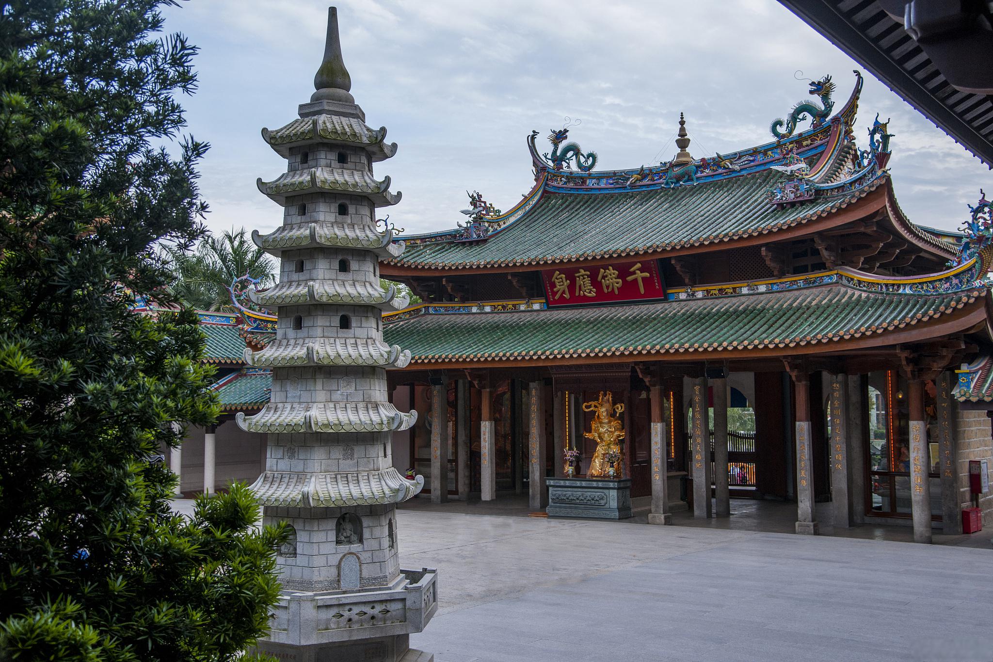 福建千年古刹:南普陀寺 南普陀寺是福建的灵魂所在,这座千年古刹不仅