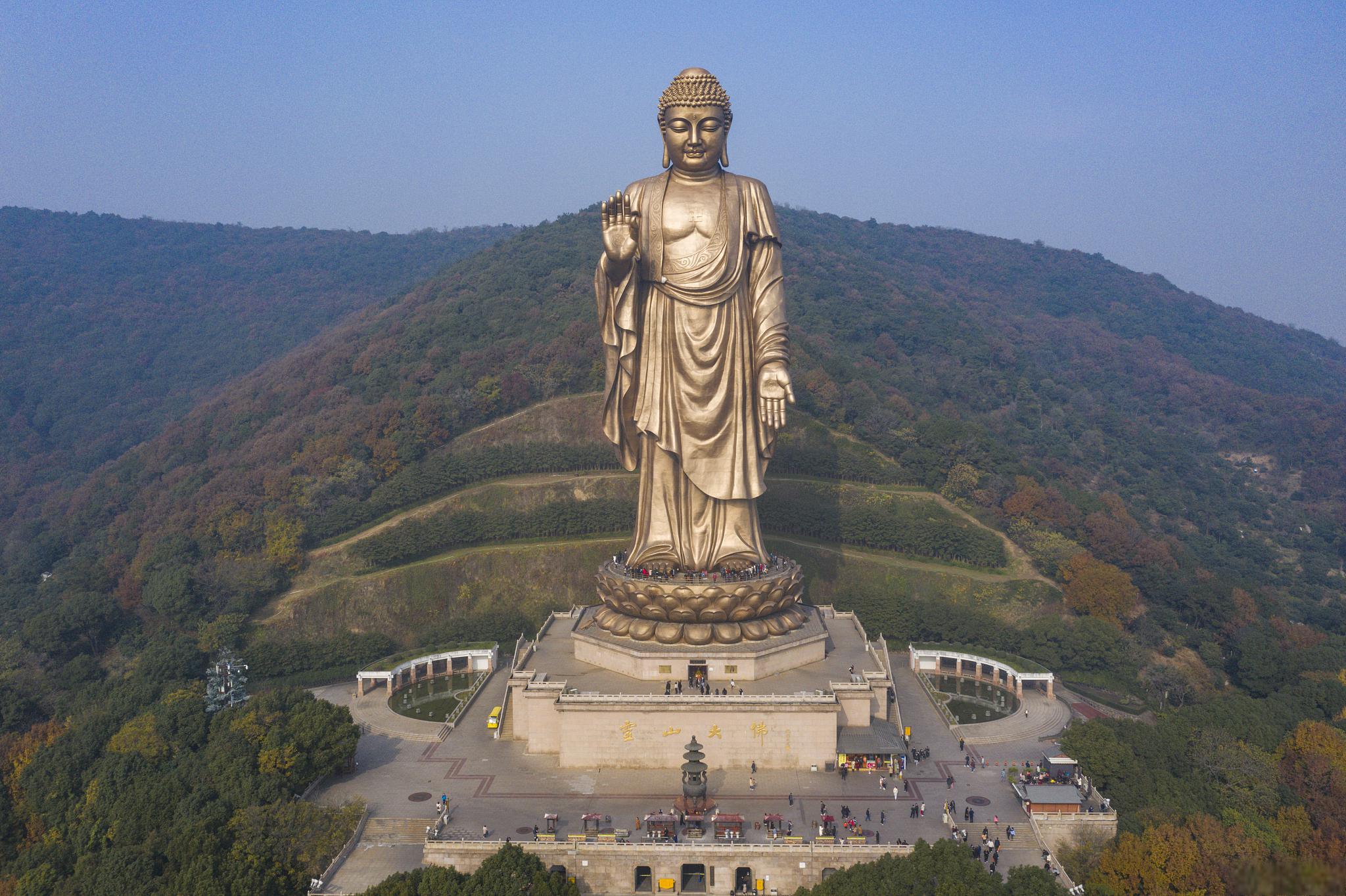 无锡:江南水乡的璀璨明珠 无锡,太湖之滨的璀璨明珠,融合了江南水乡的