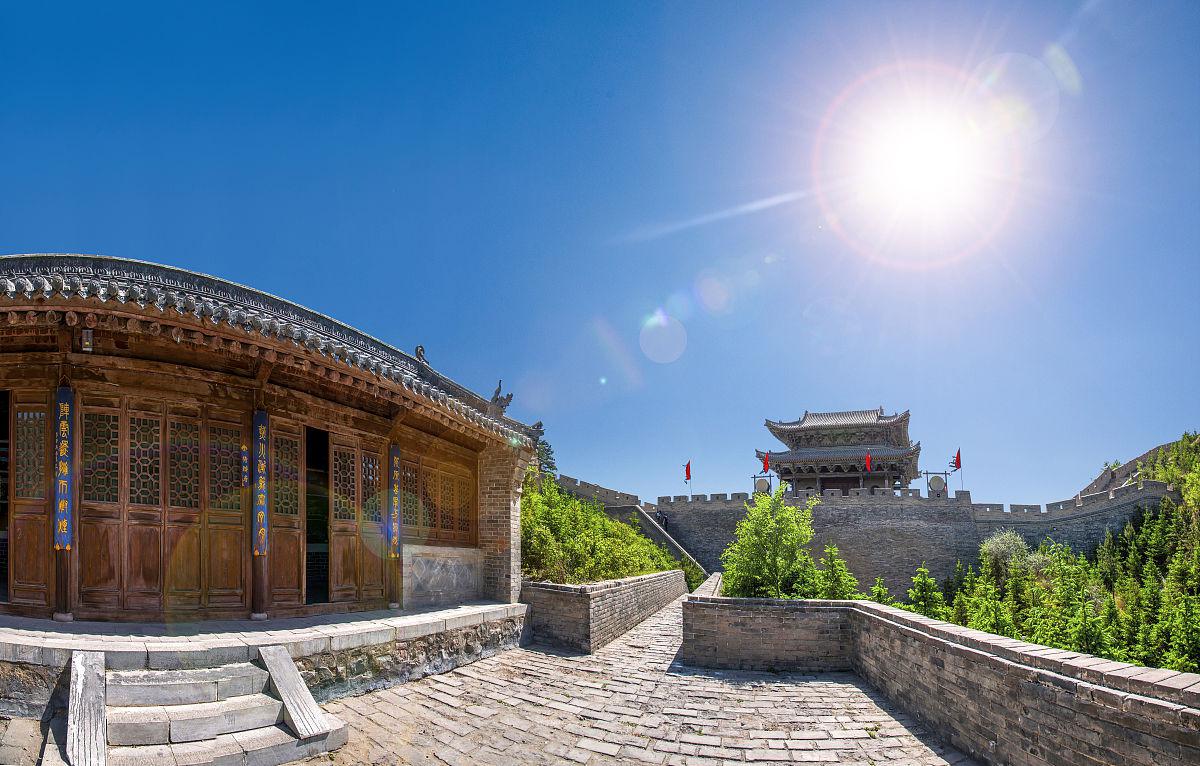 雁门关:中华第一关 雁门关位于中国山西省忻州市代县县城以北约20公里