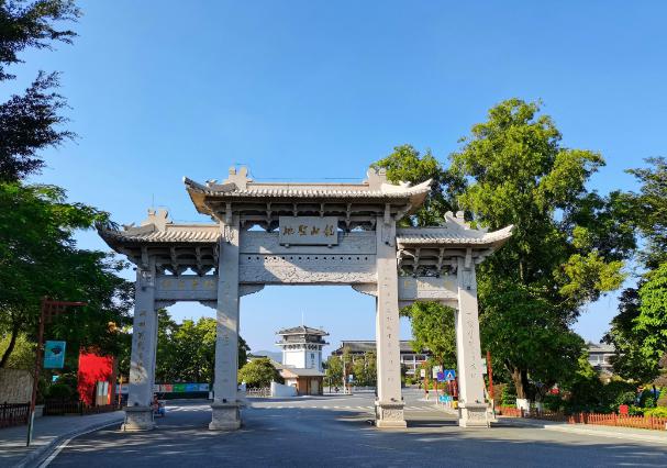 国恩寺:千年古韵的禅宗圣地 国恩寺位于广东省云浮市新兴县,是禅宗