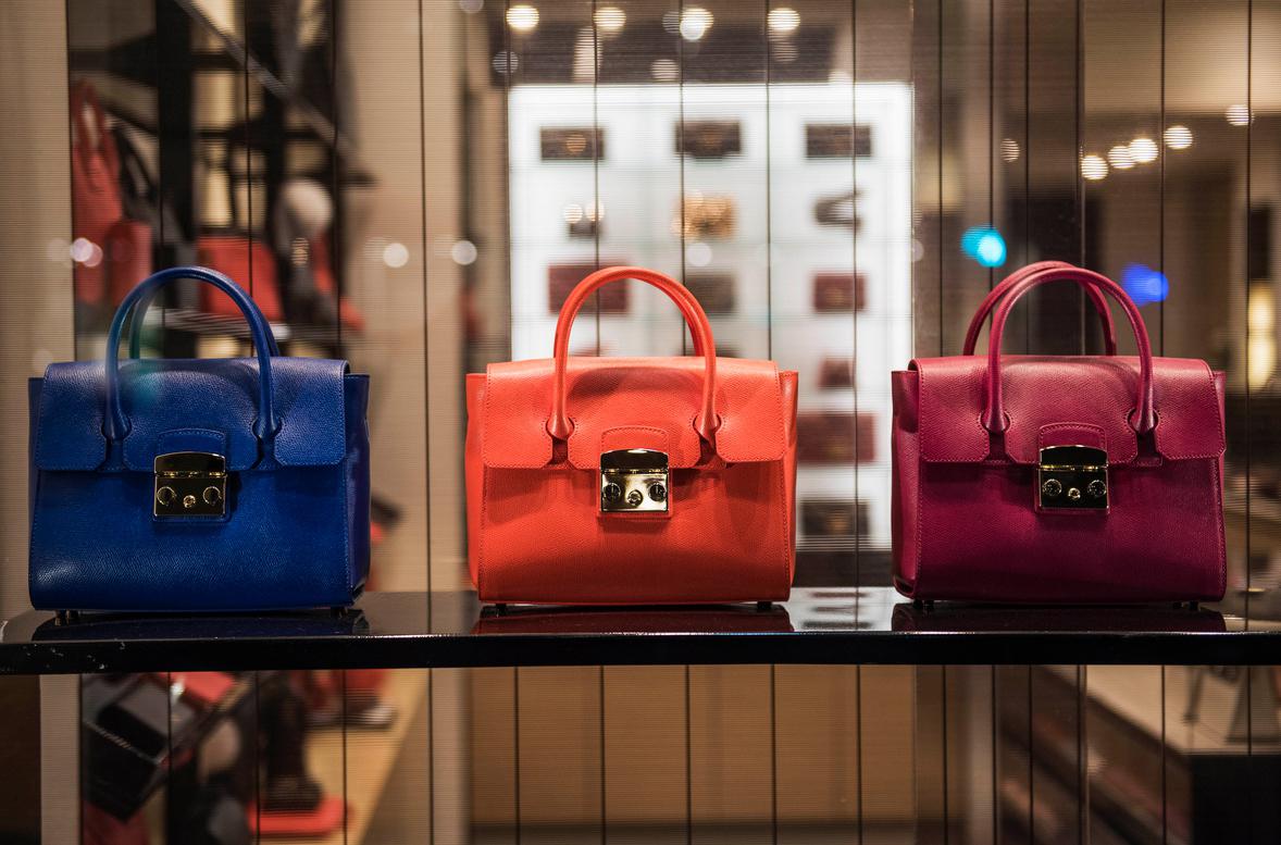 lv老板阿尔诺重夺首富宝座,中国市场贡献近4成营收 在全球经济不景气