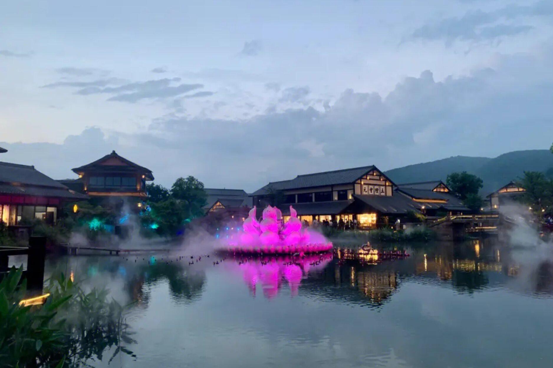 自然之心——无锡拈花湾景区 无锡拈花湾景区,位于江苏无锡市滨湖区环