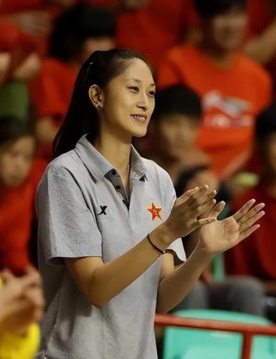 隋菲菲:篮球场上的耀眼明星,情路坎坷的独身贵族 隋菲菲,中国女篮的