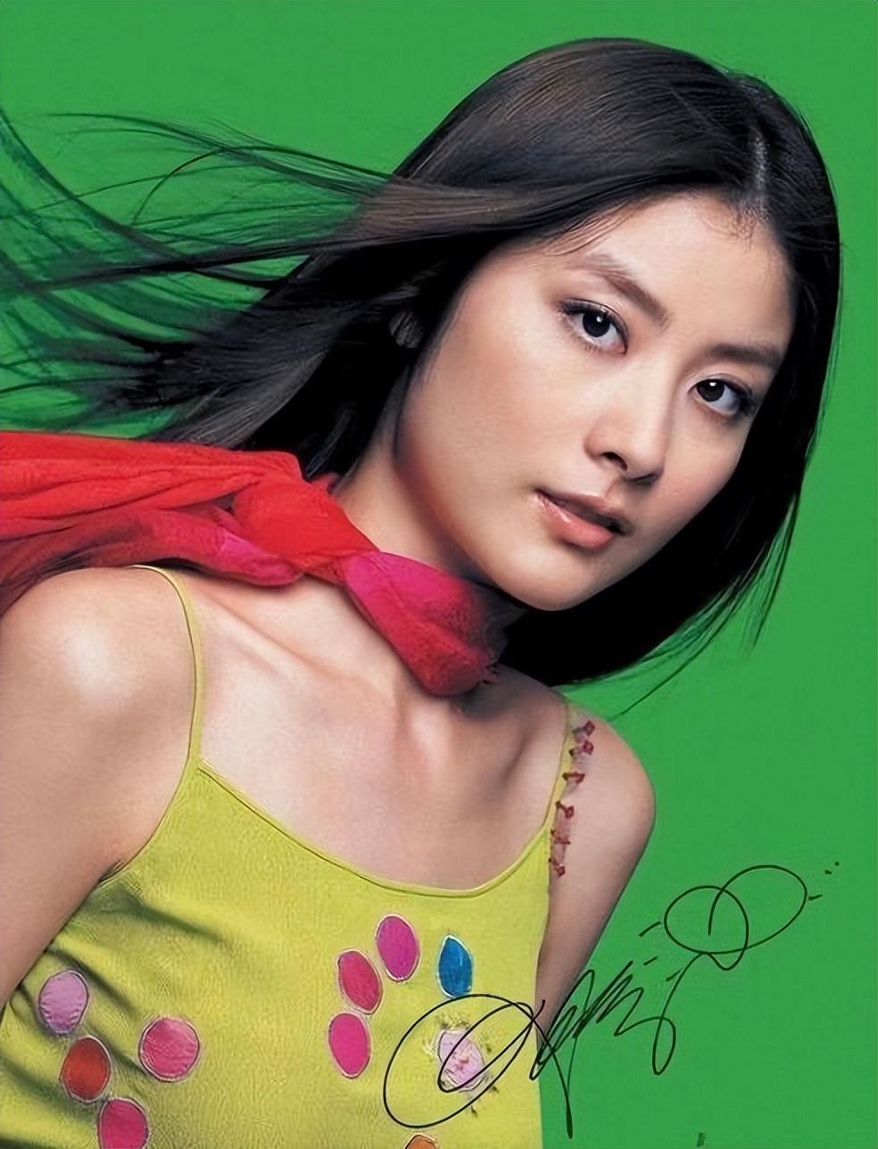 陈慧琳:乐坛影坛璀璨明星,用生命绽放光彩 陈慧琳,被誉为"##公主"