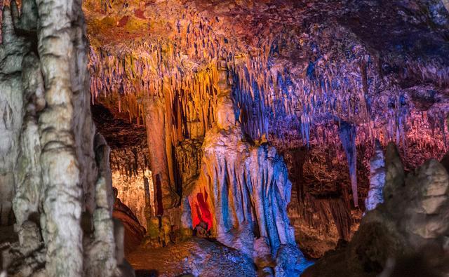 山东地下大峡谷:东方的神秘地下世界 山东地下大峡谷位于山东省临沂市