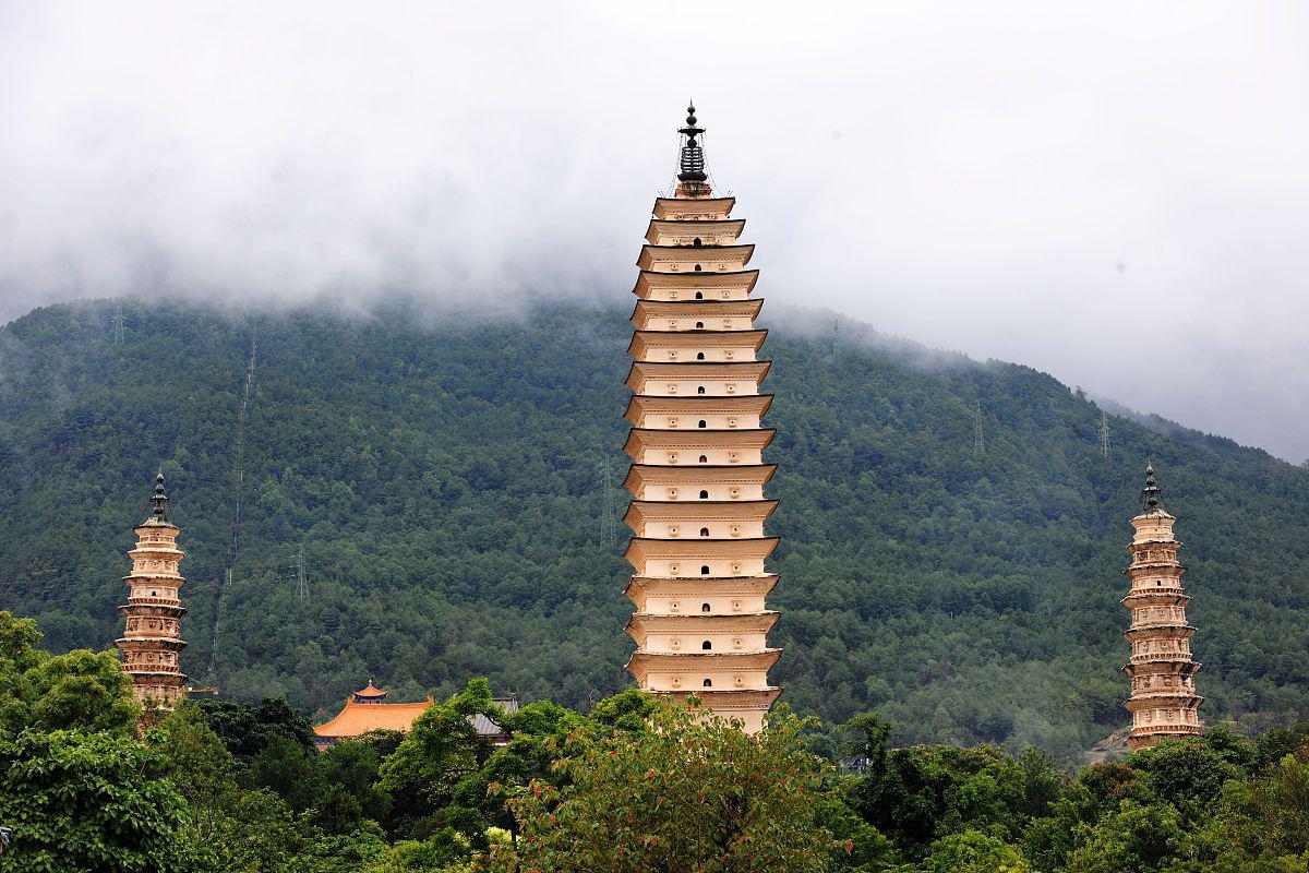 大理崇圣寺三塔风景区:千年历史的见证 走进大理崇圣寺三塔风景区