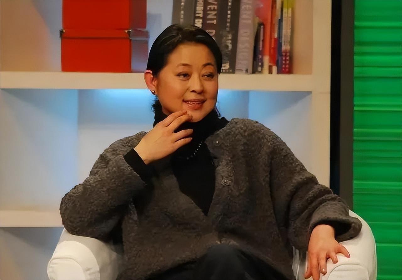 倪萍:与杨亚洲的幸福再婚,与继子关系融洽 倪萍,一位才华横溢的演员和
