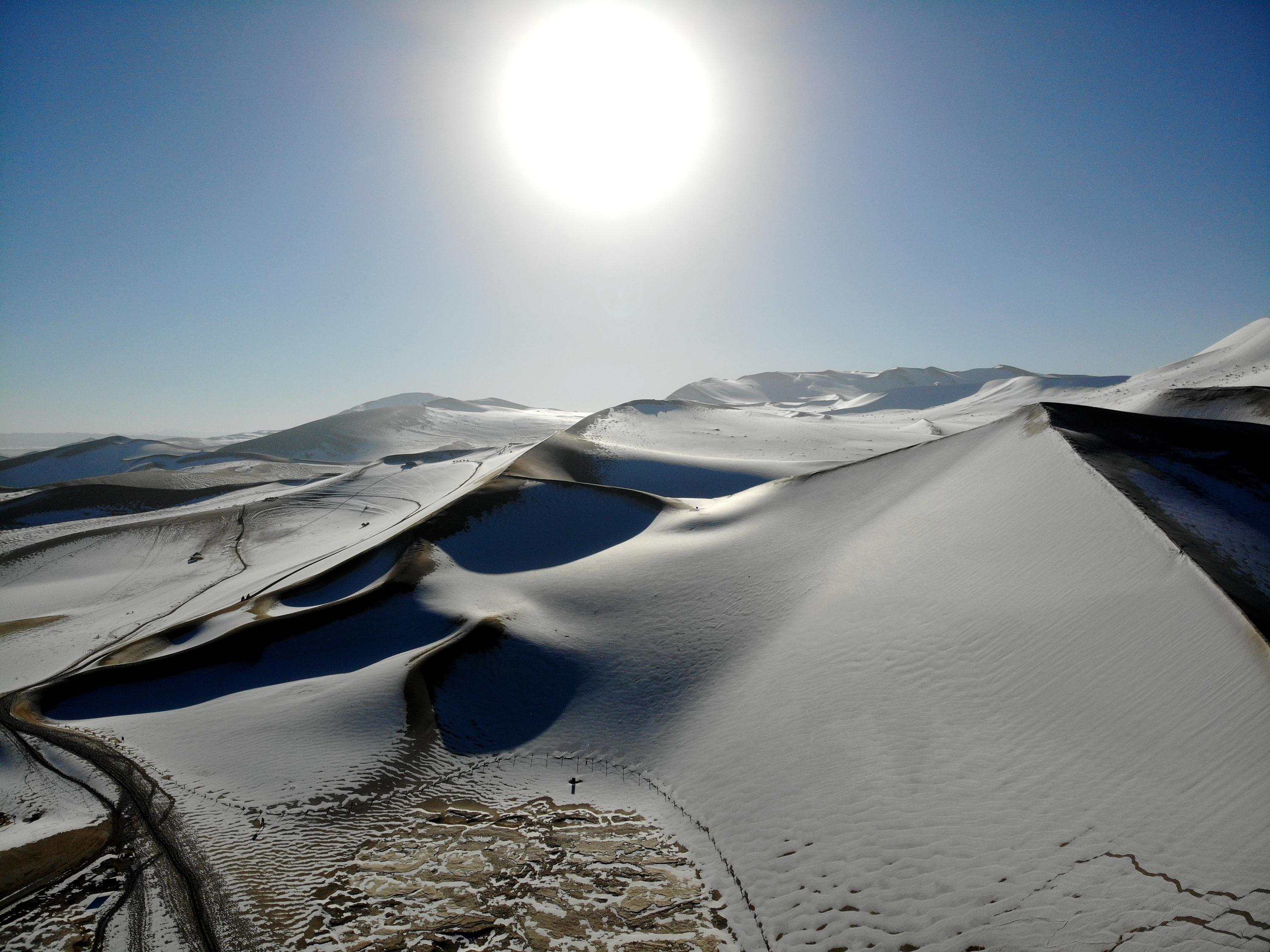 冬日雪景之美 7615美景如画 冬日里的奈曼旗宝古图沙漠,被白雪