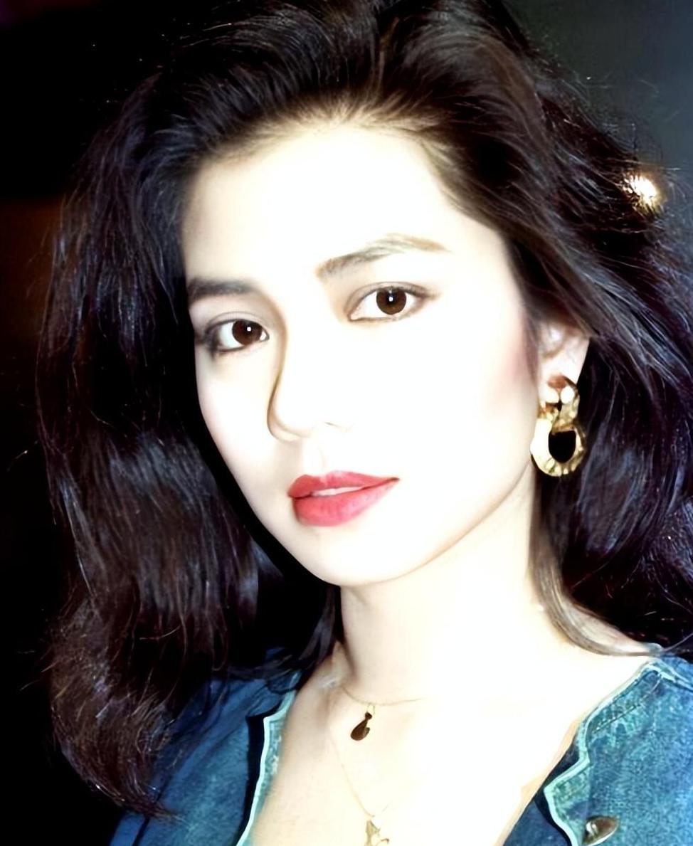 钟楚红:从港圈传奇到独立自强的人生赢家 钟楚红,港圈的传奇人物,凭借