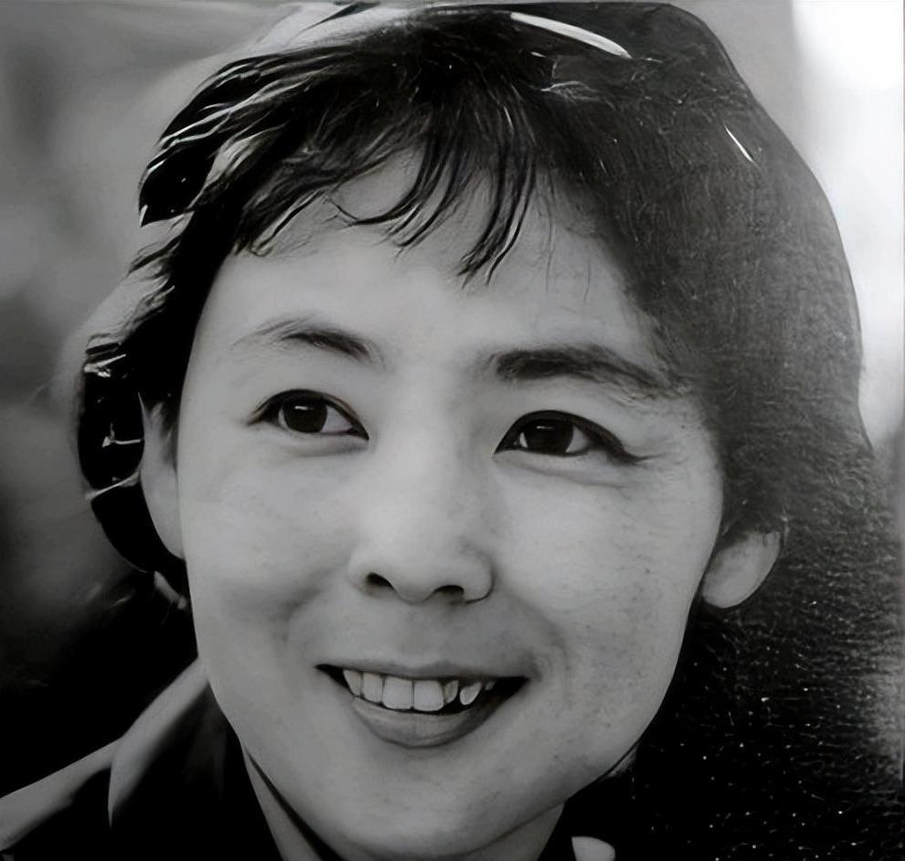 刘尚娴:患难婚姻格外美丽 刘尚娴,因饰演《英雄儿女》中的"王芳"走红