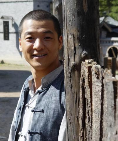 齐奎与国丽娜:佳偶天成,幸福美满 齐奎靠《闯关东》成名,娶同桌国丽娜