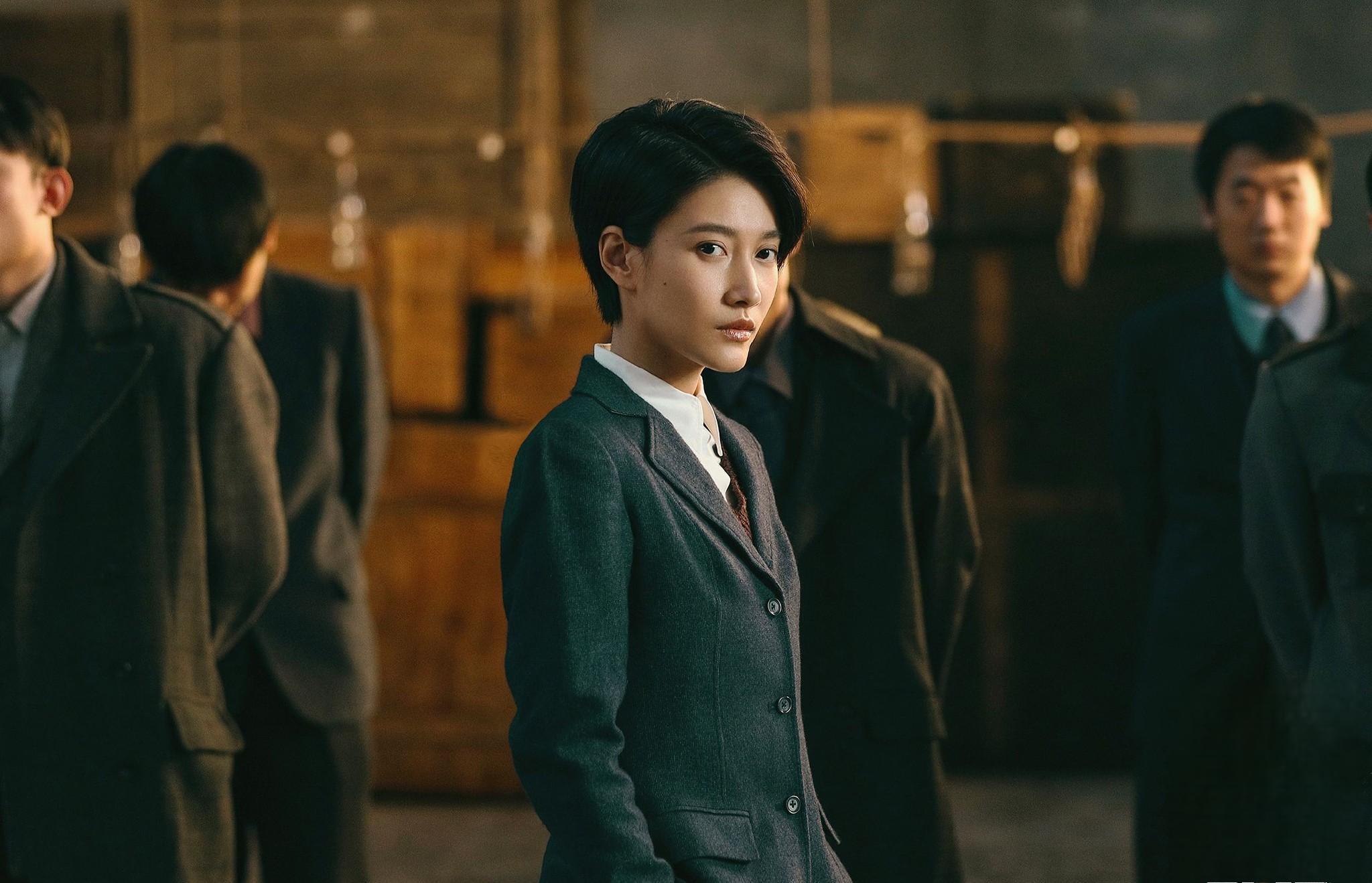 啜妮:演技惊艳 啜妮在央视热播的律政剧《无所畏惧》中凭借出色的演技