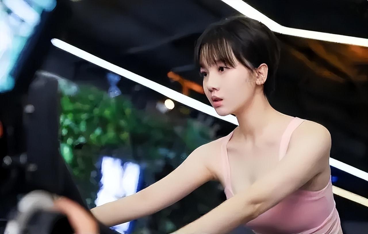 陈小纭:从游泳队到娱乐圈的追梦人生 陈小纭的故事是关于梦想,努力和