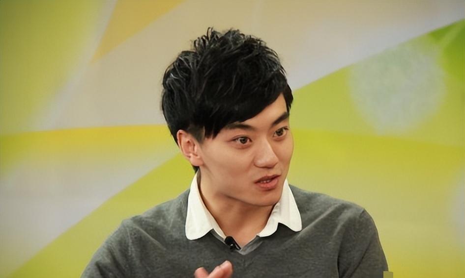 陈宝国捧儿子12年没用,改名后却红了 陈月末,陈宝国的儿子,从小就对