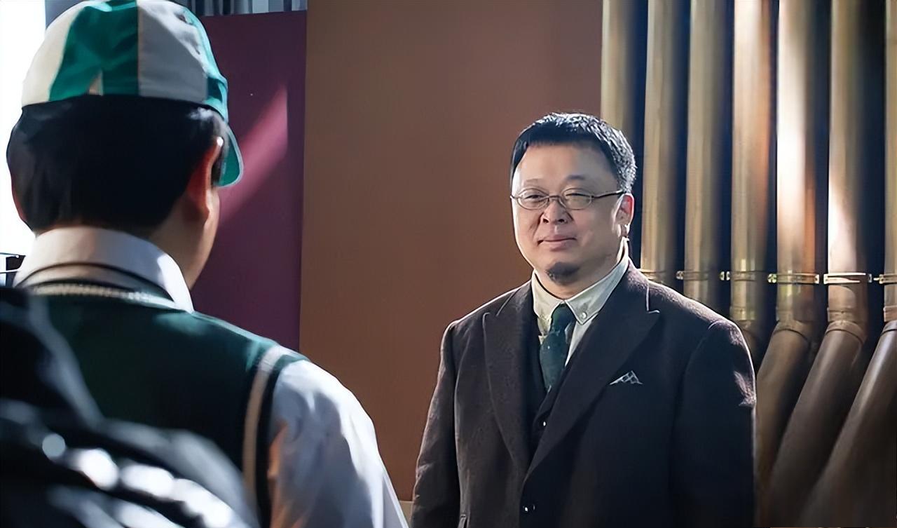 现实魔幻电影《三个金币》:影响电影技术和艺术的前进 电影《三个金币